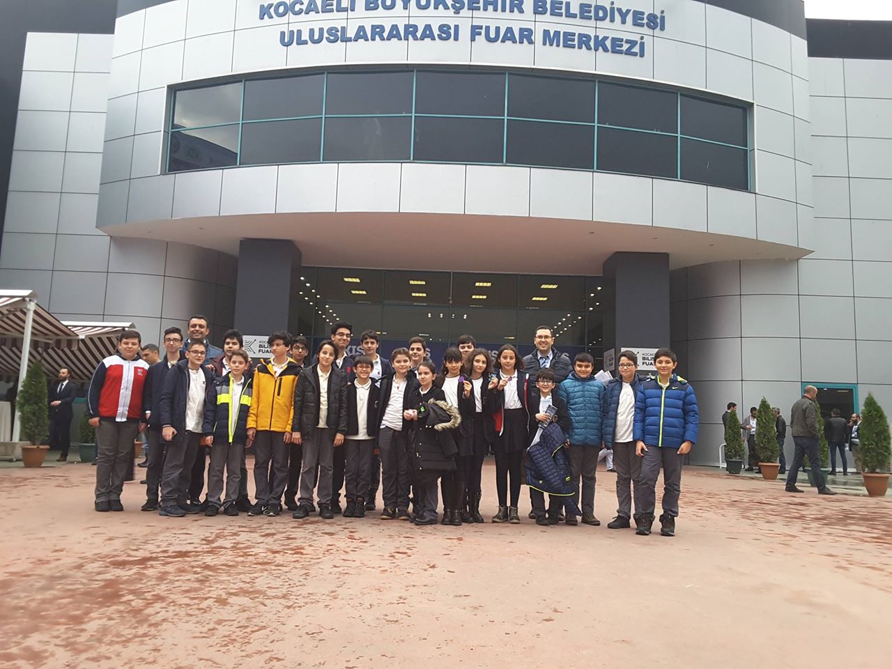 TED KOCAELİ KOLEJİ ÖĞRENCİLERİ BİLİŞİM FUARINDA