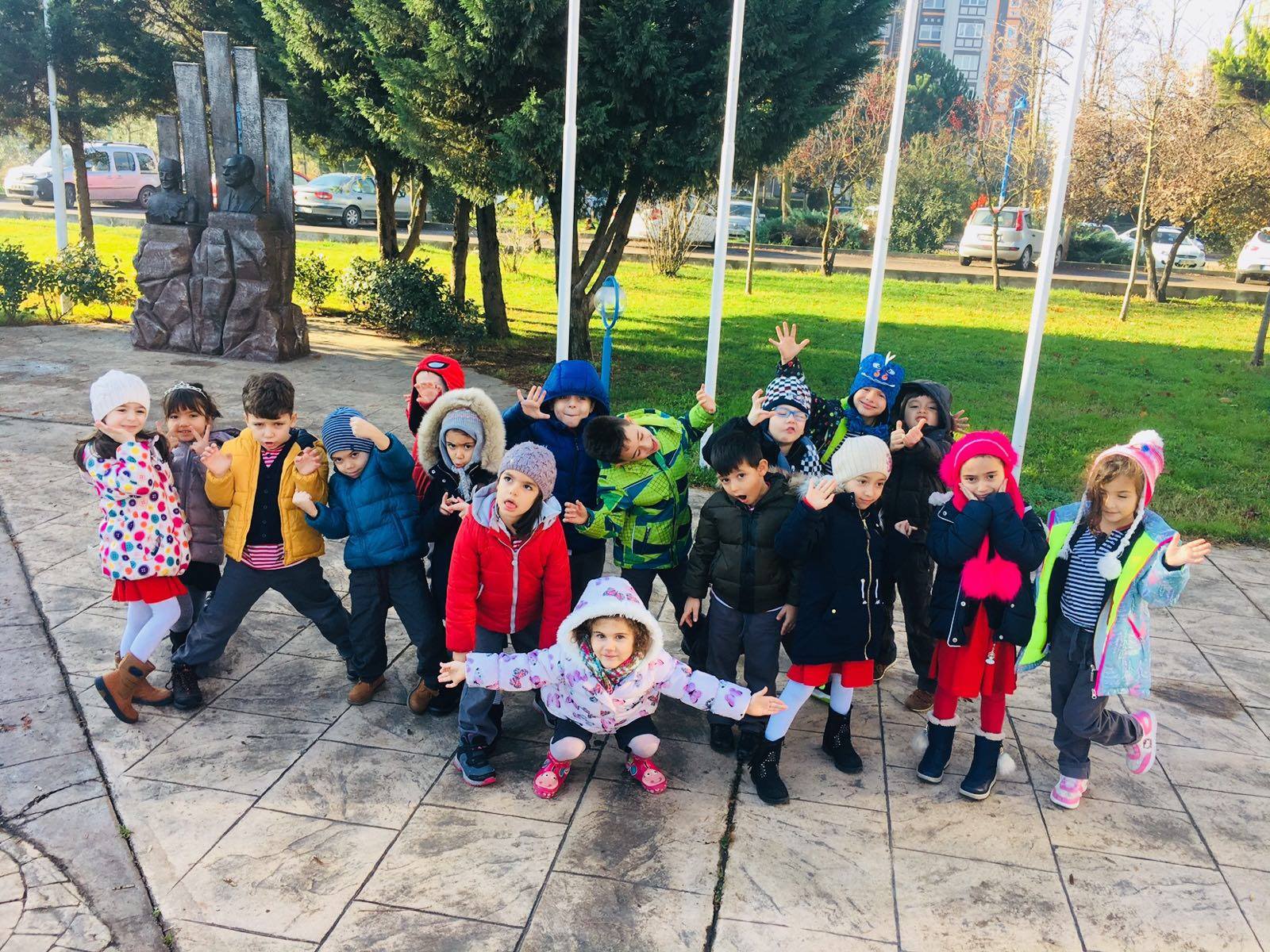 TED ÖZEL KOCAELİ İLKOKULU ALVİN VE SİNCAPLAR’I İZLEDİ