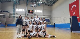 TED KOCAELİ KOLEJİ YILDIZ KIZ VOLEYBOL TAKIMI İL MÜSABAKALARINDA GRUP LİDERİ