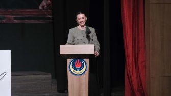 TED KOCAELİ KOLEJİ LİSE ÖĞRENCİLERİ PROF. DR. SEVİNÇ İLHAN OMURCA İLE BİRARADA